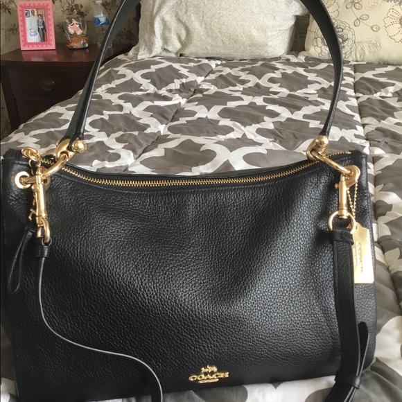 small mia shoulder bag in signature canvas